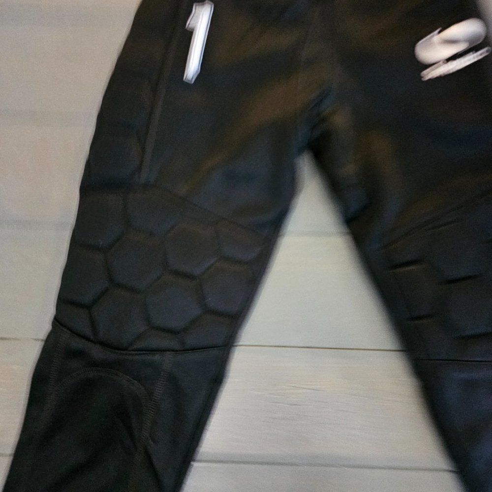 Sondico Black Goalkeeper Padded Pants Size 2-3 Years - Picture 6 of 8